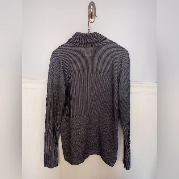 Athleta Flurry Blizzard Rib Turtleneck • Size L • Navy • Stretchy Base Layer EUC - Picture 6 of 11